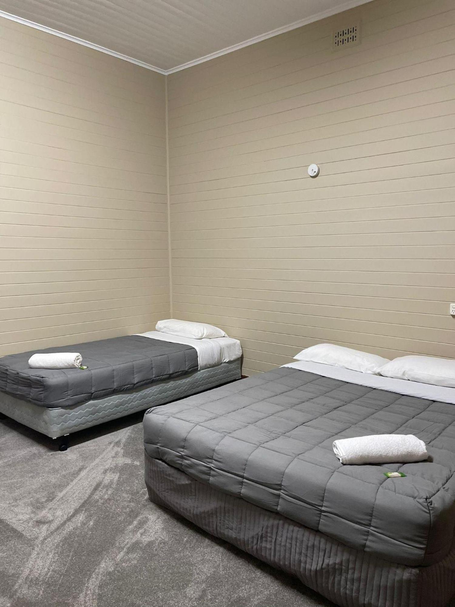 Club Hotel グレン・インズ エクステリア 写真